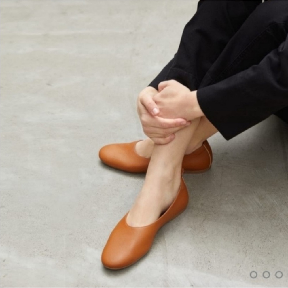 Everlane Women's “Dayglove” Tan Flats